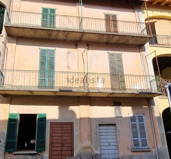casa indipendente in vendita a Fenegrò
