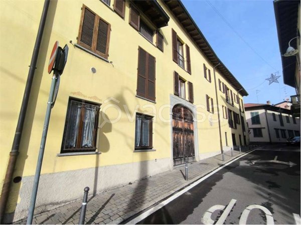 appartamento in vendita a Fenegrò