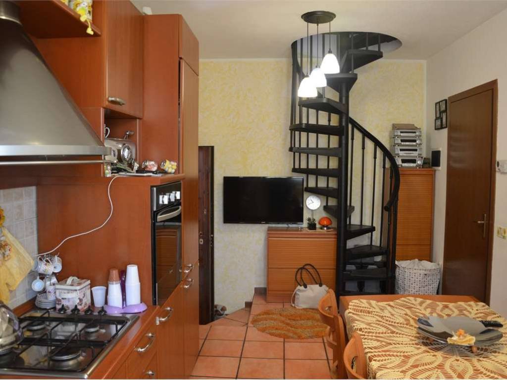appartamento in vendita a Fenegrò