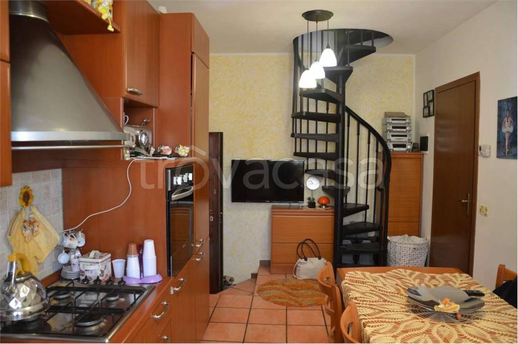 appartamento in vendita a Fenegrò
