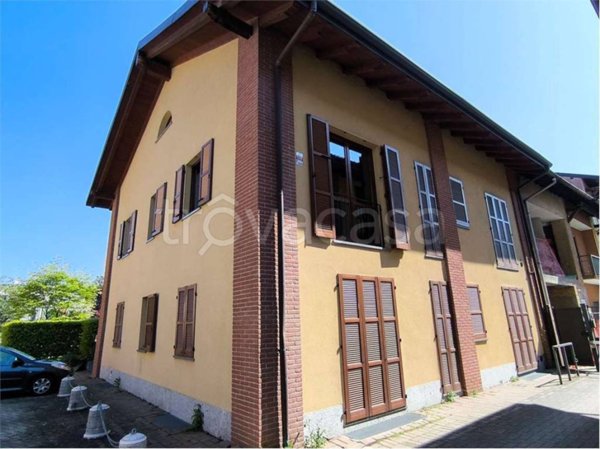 appartamento in vendita a Fenegrò