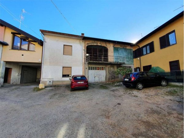 appartamento in vendita a Fenegrò