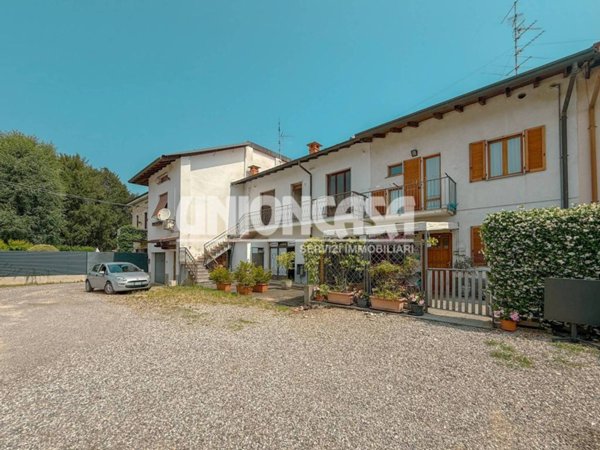 casa indipendente in vendita a Fenegrò