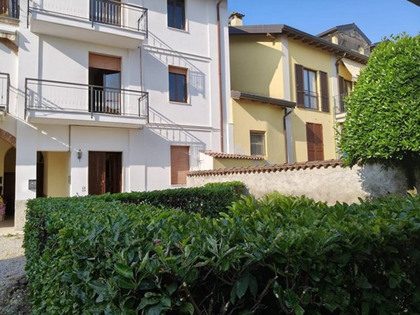 appartamento in vendita a Fenegrò