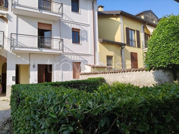 appartamento in vendita a Fenegrò