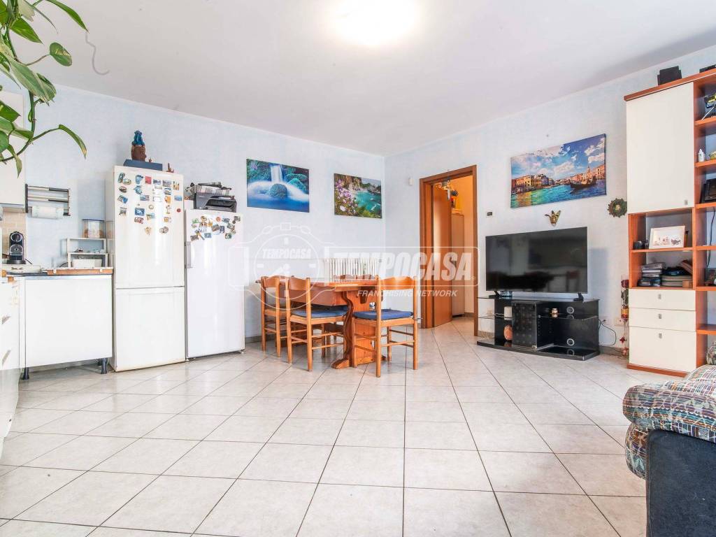 appartamento in vendita a Fenegrò