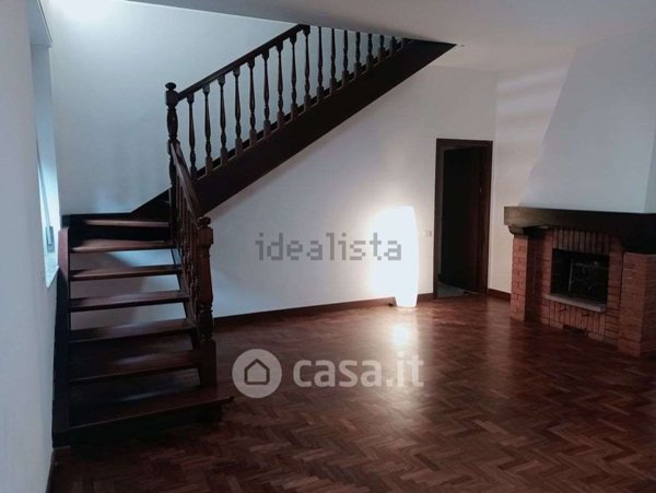 casa semindipendente in vendita a Fenegrò