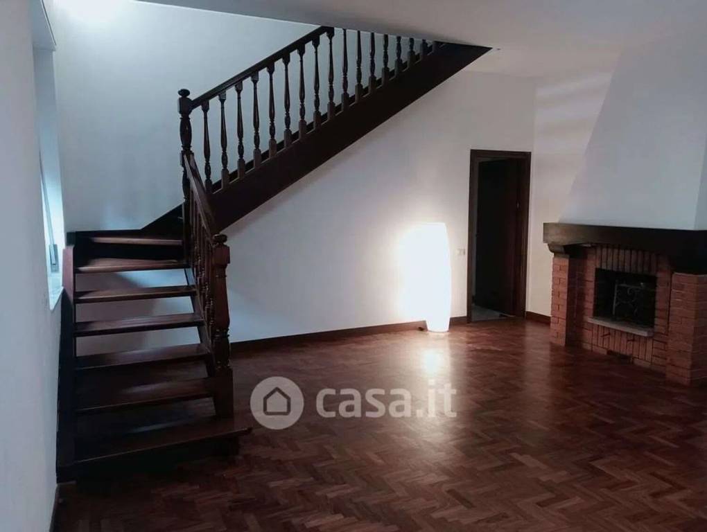 casa indipendente in vendita a Fenegrò