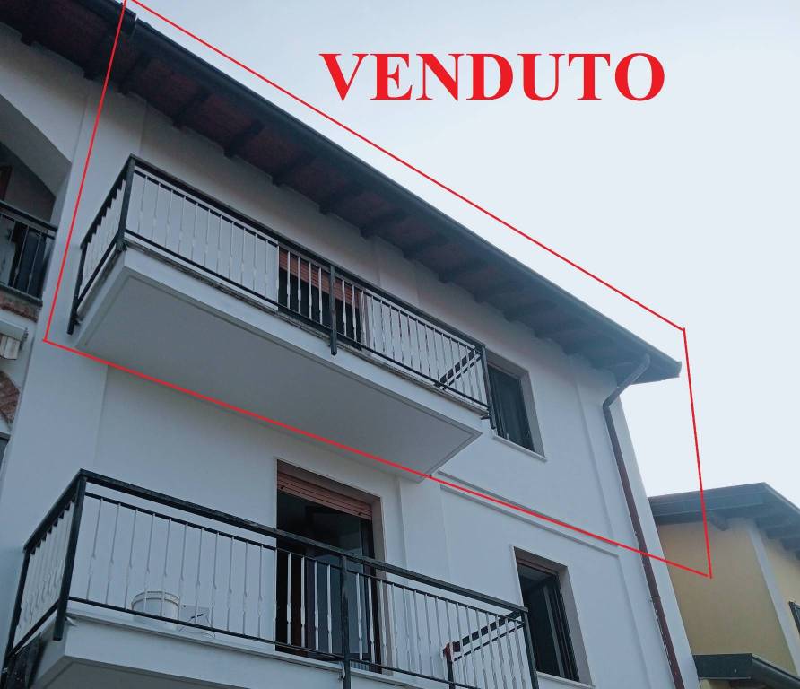 appartamento in vendita a Fenegrò