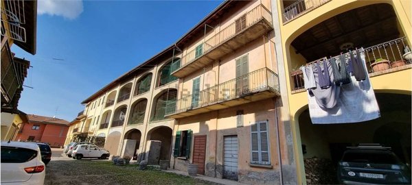 casale in vendita a Fenegrò