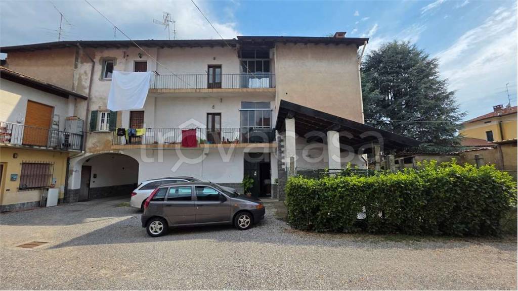 casa indipendente in vendita a Fenegrò