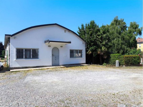 trivano in vendita a Fenegrò