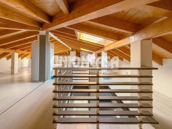 appartamento in vendita a Fenegrò