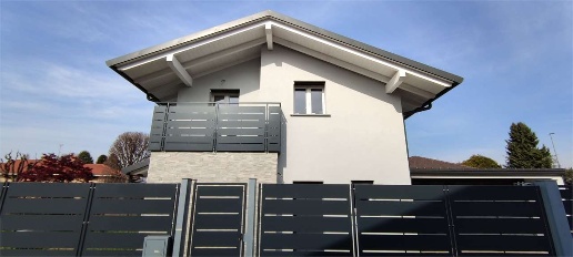 casa indipendente in vendita a Fenegrò