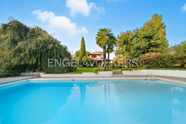 casa indipendente in vendita a Fenegrò