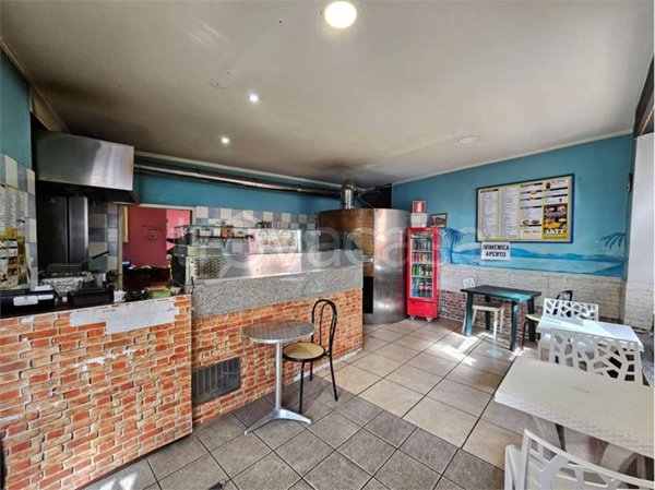 negozio in vendita a Fenegrò