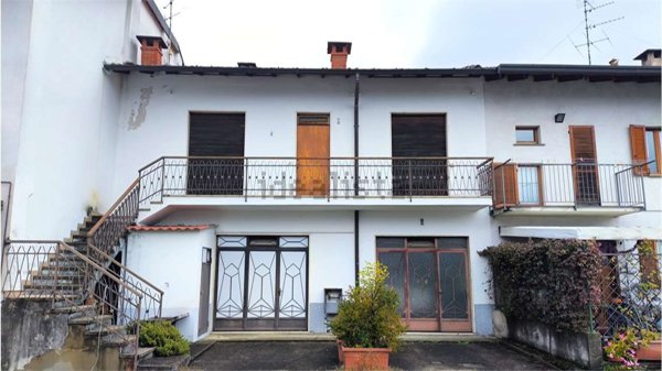 casa indipendente in vendita a Fenegrò
