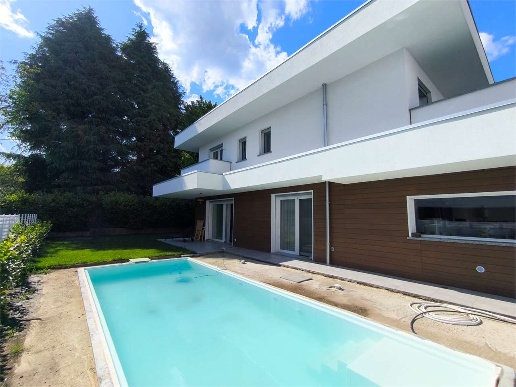 casa indipendente in vendita a Fenegrò