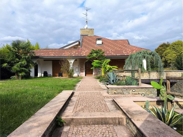 appartamento in vendita a Fenegrò