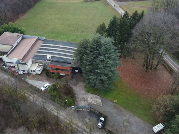 casa indipendente in vendita a Fenegrò