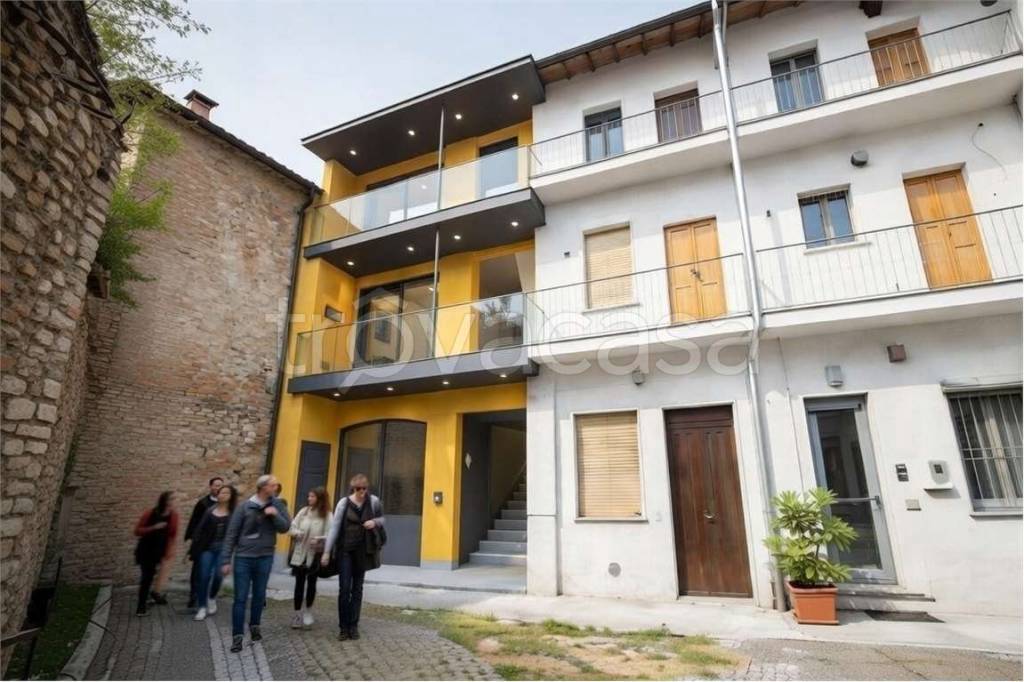 appartamento in vendita a Fenegrò