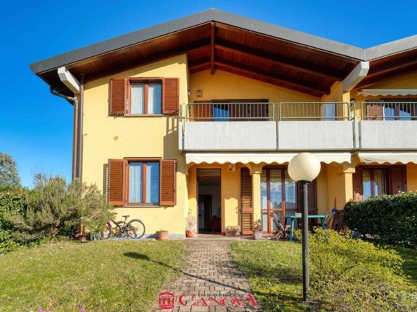 appartamento in vendita a Fenegrò