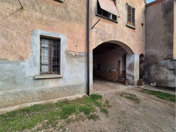 casa indipendente in vendita a Fenegrò