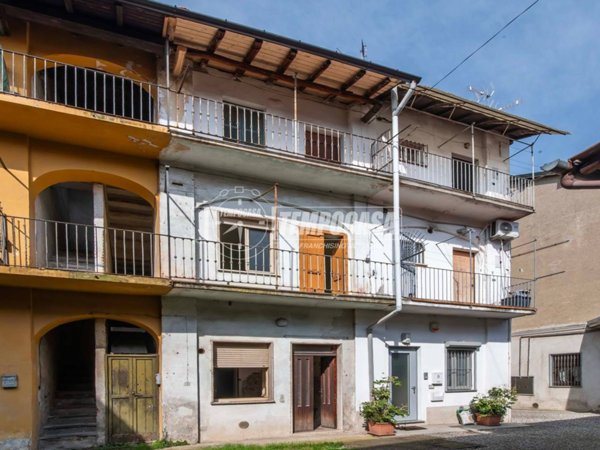 appartamento in vendita a Fenegrò