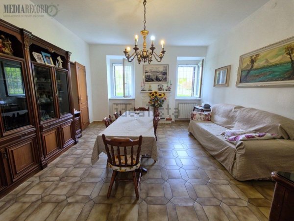 appartamento in vendita a Fenegrò