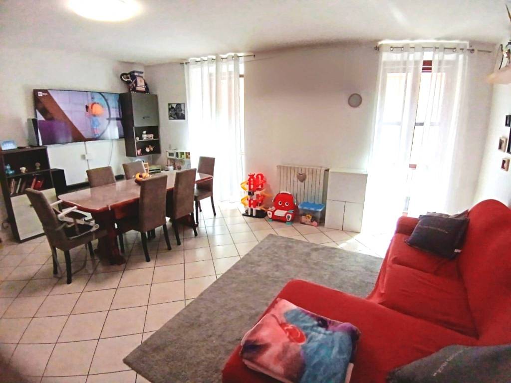 appartamento in vendita a Fenegrò