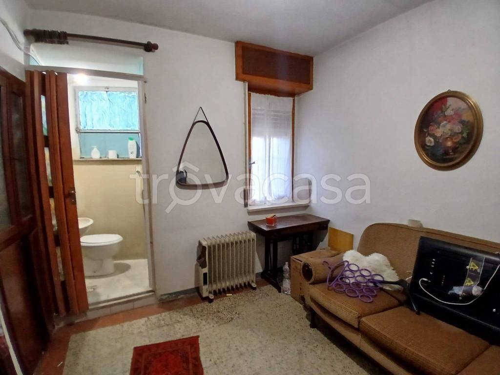 casa indipendente in vendita a Fenegrò