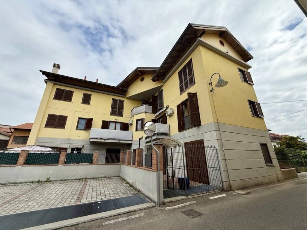 appartamento in vendita a Fenegrò