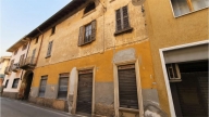 casale in vendita a Fenegrò