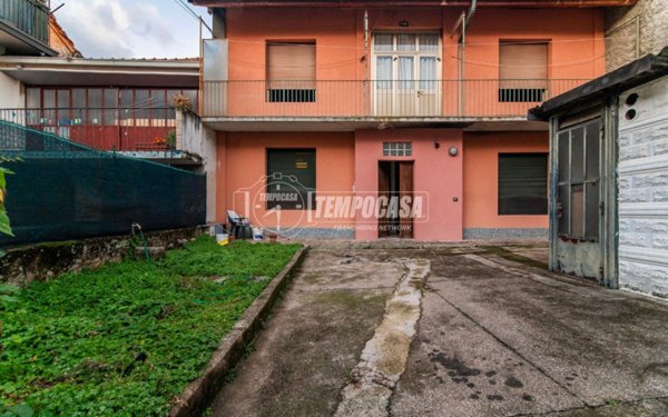 appartamento in vendita a Fenegrò