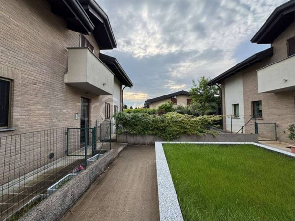 appartamento in vendita a Fenegrò