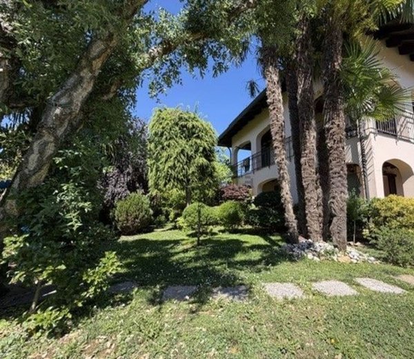 casa indipendente in vendita a Fenegrò
