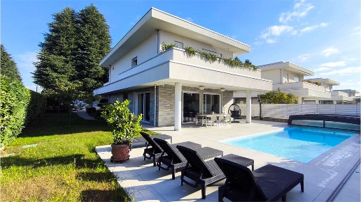 casa indipendente in vendita a Fenegrò