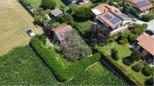 casa indipendente in vendita a Fenegrò