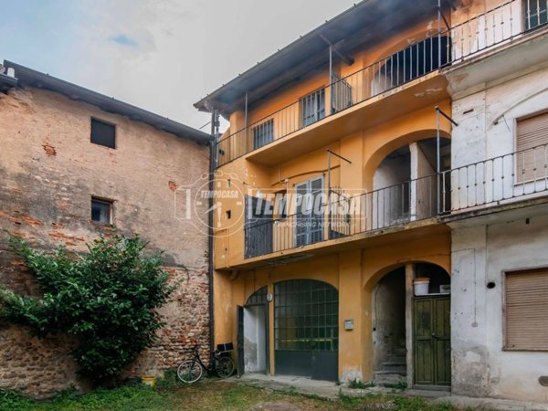 appartamento in vendita a Fenegrò