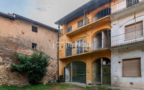appartamento in vendita a Fenegrò