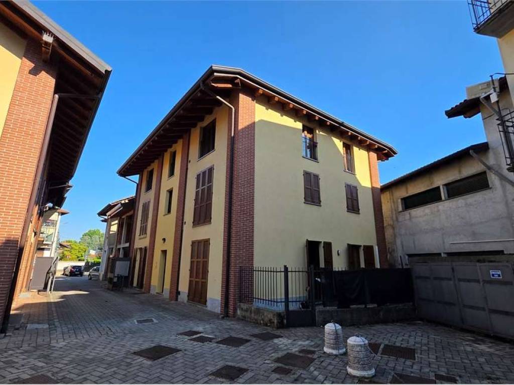 appartamento in vendita a Fenegrò