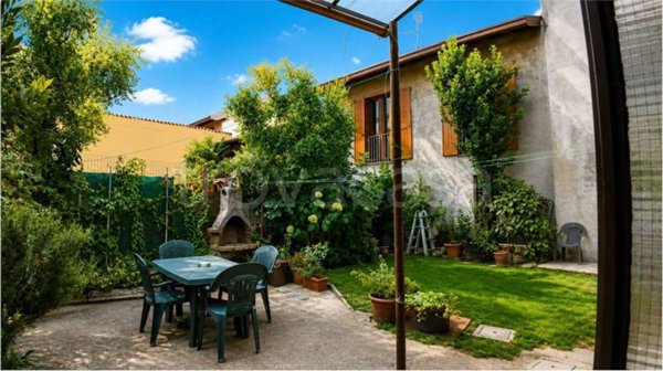 appartamento in vendita a Fenegrò