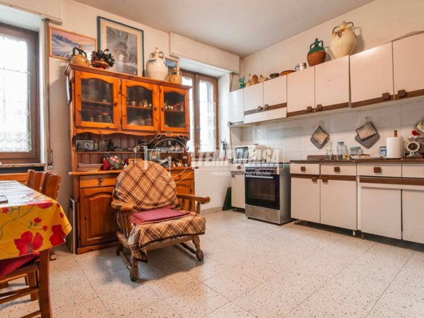 appartamento in vendita a Fenegrò