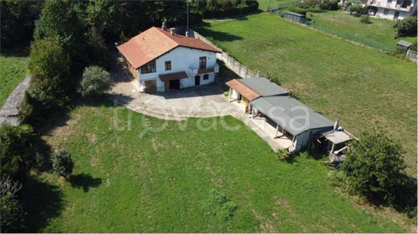 casa indipendente in vendita a Fenegrò