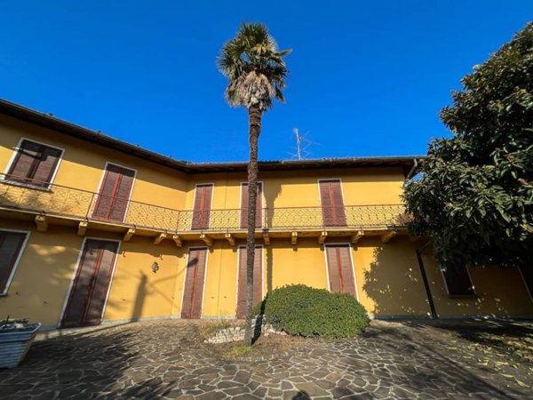 casa indipendente in vendita a Figino Serenza