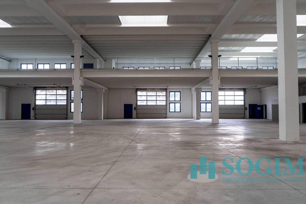 locale commerciale in vendita a Figino Serenza