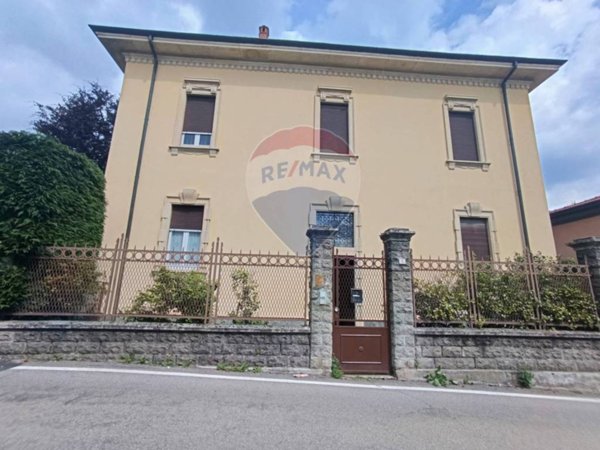 casa indipendente in vendita a Figino Serenza