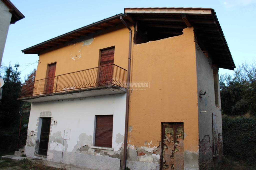 casa indipendente in vendita a Figino Serenza