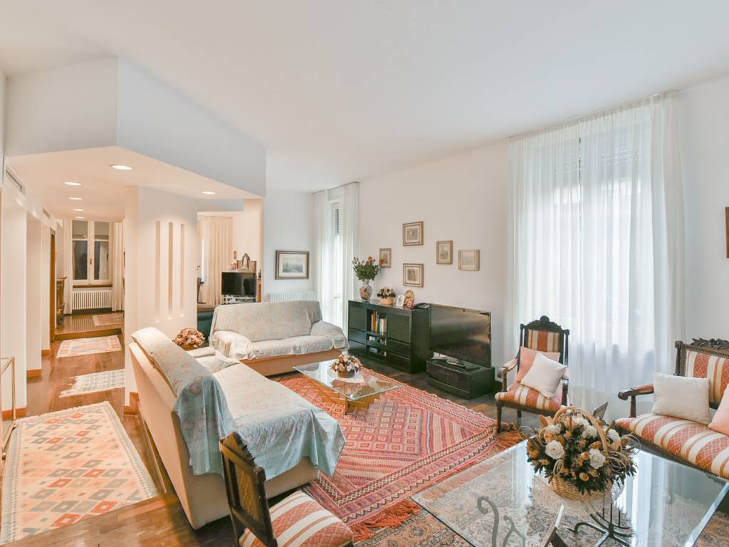 casa indipendente in vendita a Figino Serenza
