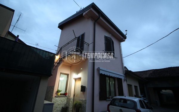 casa indipendente in vendita a Figino Serenza